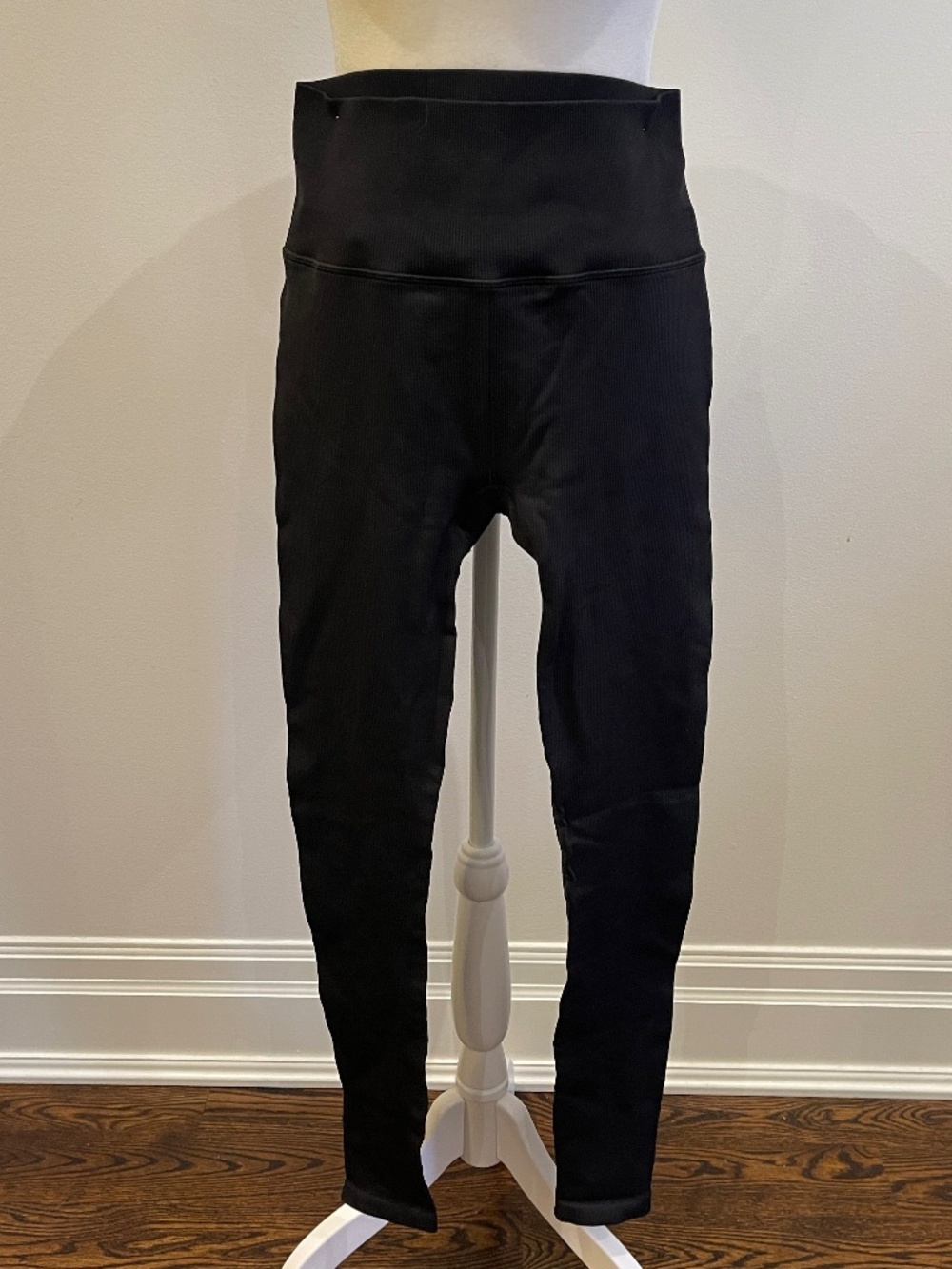 Alo Mindful Movement Ribbed Yoga Pants - Black - Size Medium